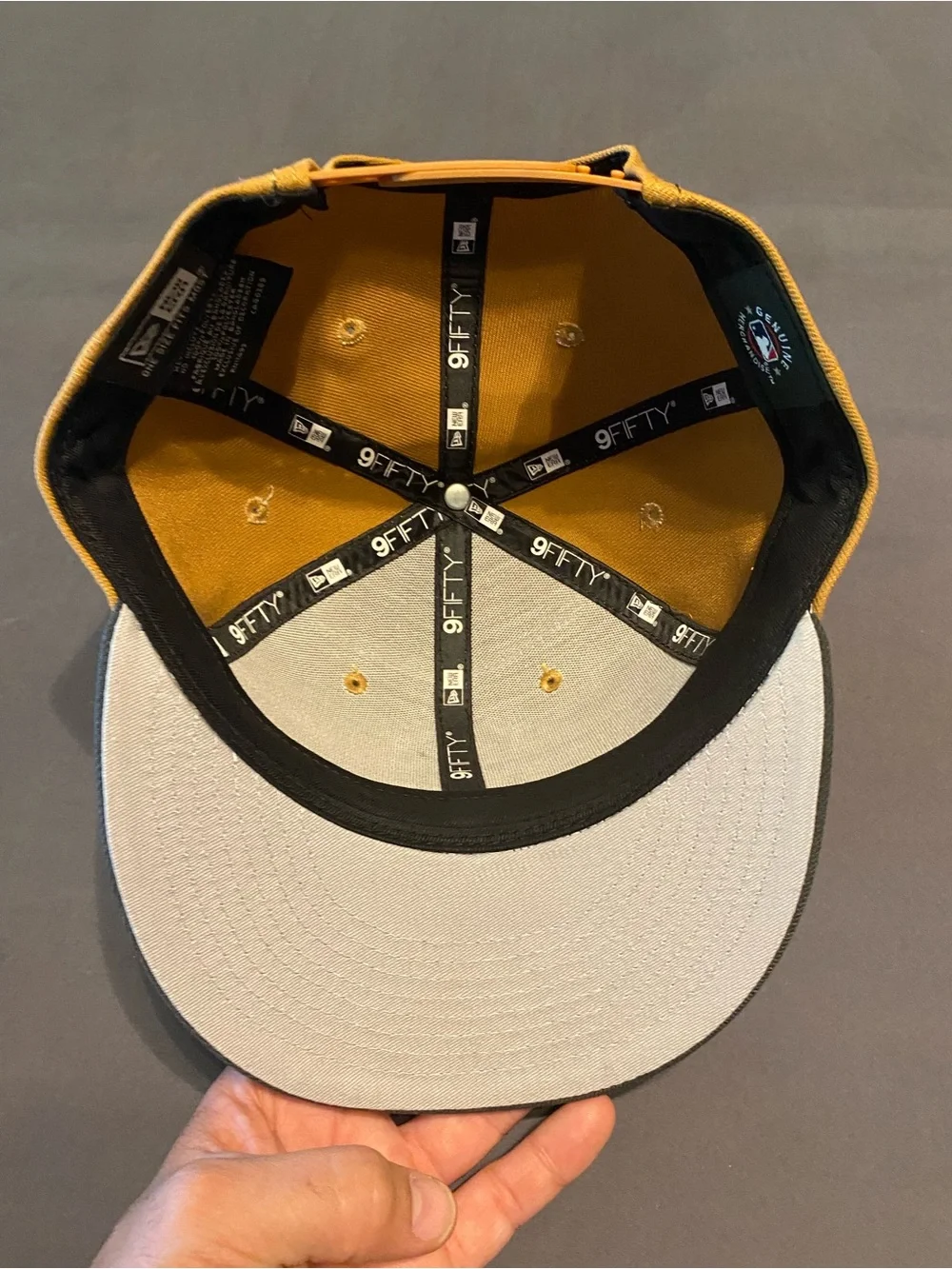 New Era SF Giants Two-Tone Snapback - Khaki/Tan & Black